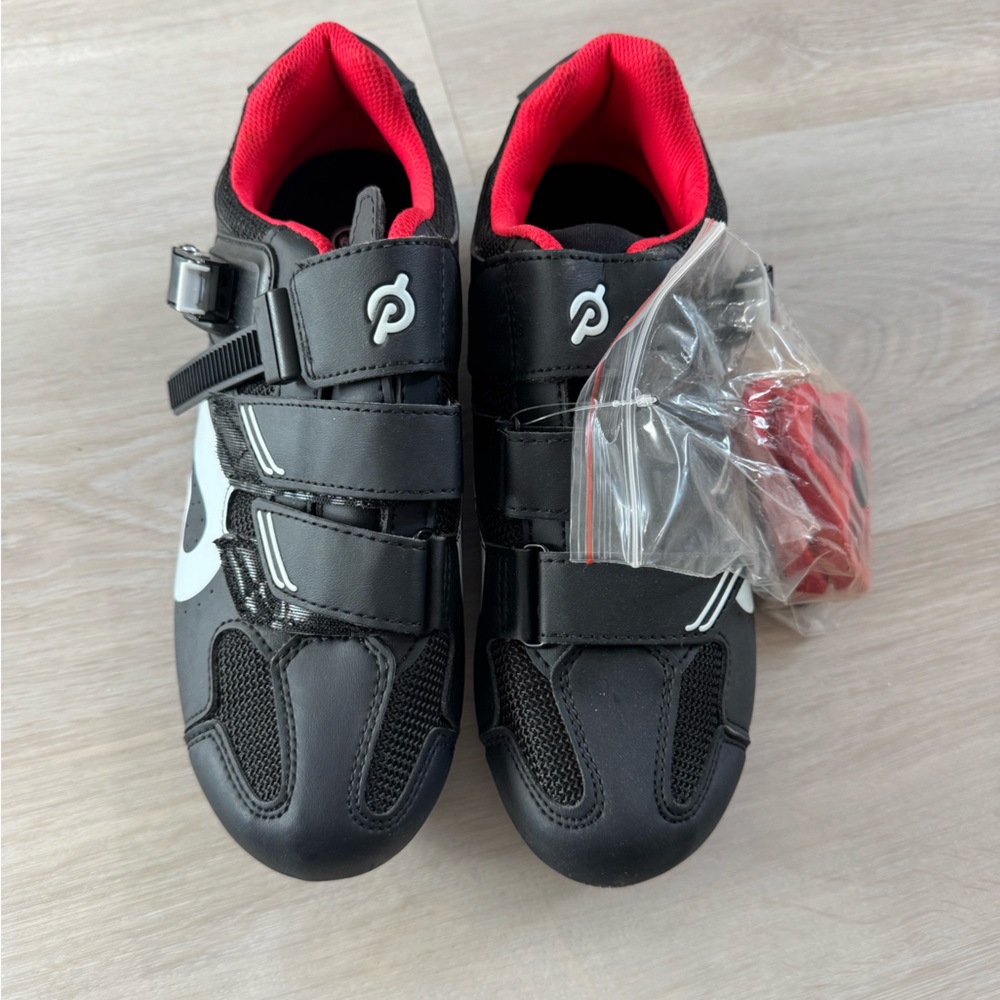 Peloton cycling shoes brand new!!